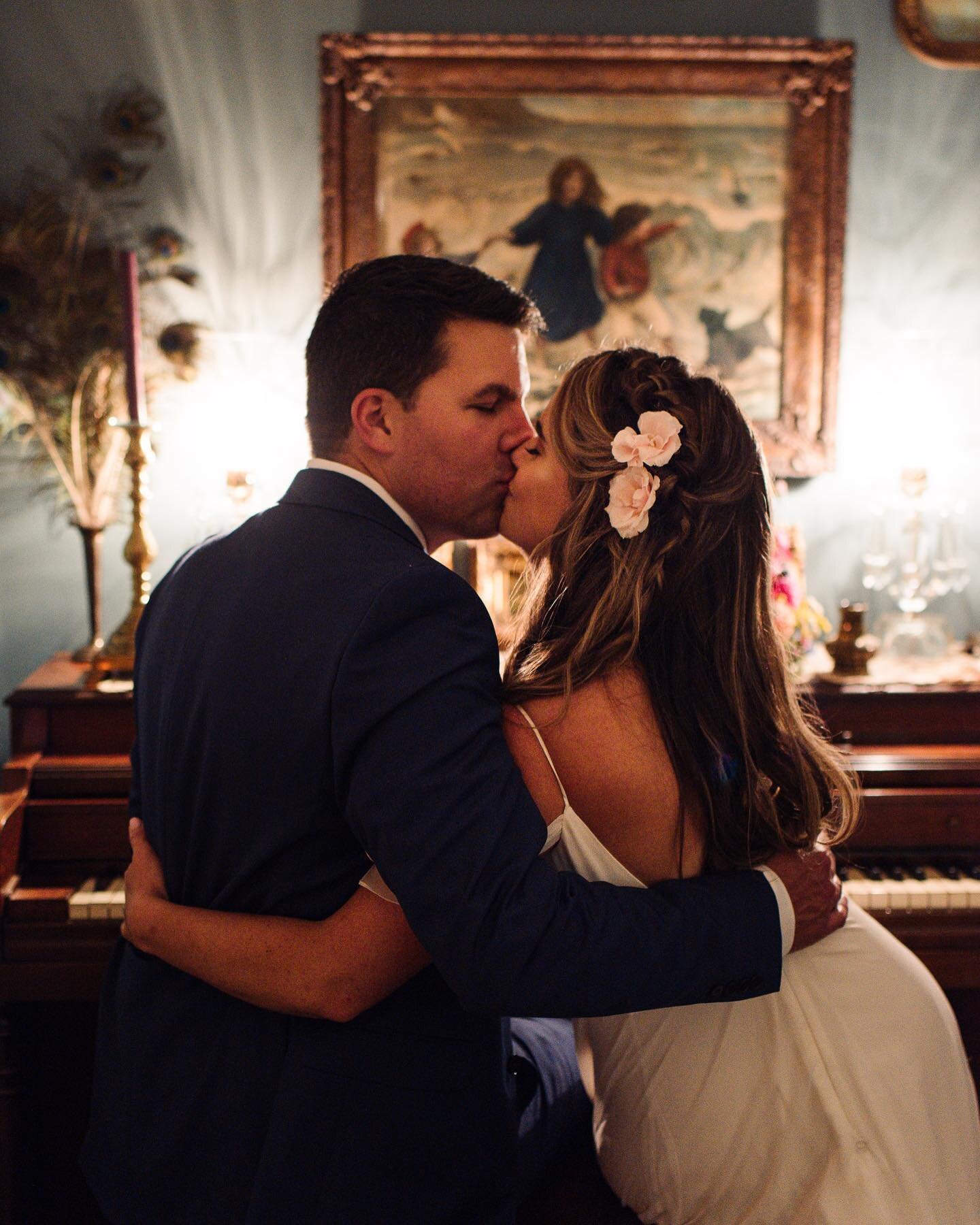 Nell &amp; Brian kissing by the piano in her childhood home. I love when moments like this happen on a wedding day. 
✨
✨
✨
✨
Photographer: @julialuckett
Venue: Private Residence
Wedding Planner: @weddingplanningplus&nbsp;
Florals: @bountiful_blooms
Caterer: @Nicolesofalbany
Cake: @Coccadotts
Beauty: @this_girl_kyle
Tent &amp; Rentals: @RainorShineTentCo @RusticRobin
Transportation: First Student Charter Bus
Entertainment: @New_York_Players_Band
Officiant: Peggy Becker
Rings: @WaltersHogsett
Dress: @LeanneMarshallofficial
Boutique: @EmmaandGracebridal
Shoes: BetsyJohnson
Suit: @CalvinKlein&nbsp;
Wedding Party Outfits: Bertie Gray
Lovebirds: @nellgable @brianstuenkel
#BrianFell4Nell&nbsp;
✨
✨
✨
✨
#castletononhudsonny #hudsonvalley #hudsonvalleyweddings #hudsonvalleyweddingphotographer #newyorkweddings #upstatenewyorkwedding #romanticwedding #estatewedding #estateweddings #backyardwedding #backyardweddings #weddingkiss #leannemarshall #leannemarshallbride #weddingmoments #romanticweddingd