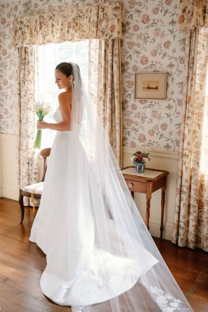 Step into this timeless black tie wedding at Hildene, the Lincoln Family Home in Manchester, Vermont.
