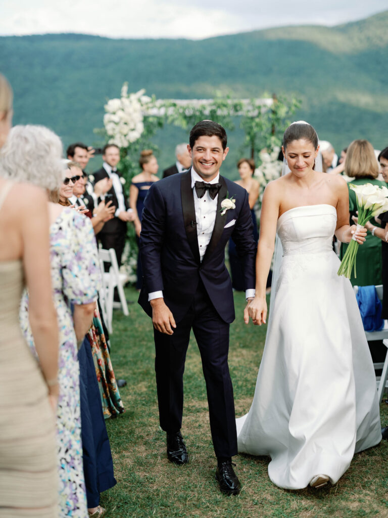 a timeless black tie wedding at Hildene, the Lincoln Family Home in Manchester, Vermont ceremony