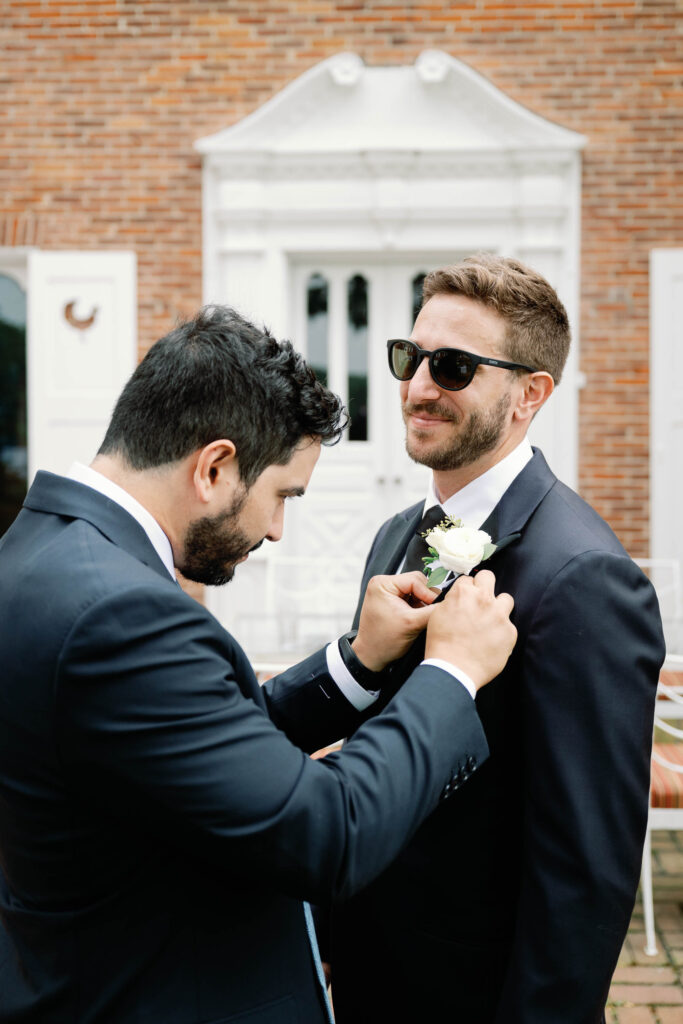A black-tie Vermont wedding with a Nancy Meyers aesthetic at the historic Shelburne Museum Brick House with Personal notes for every guest, espresso martinis + churros, and sweeping lake views—this one’s for the romantics
