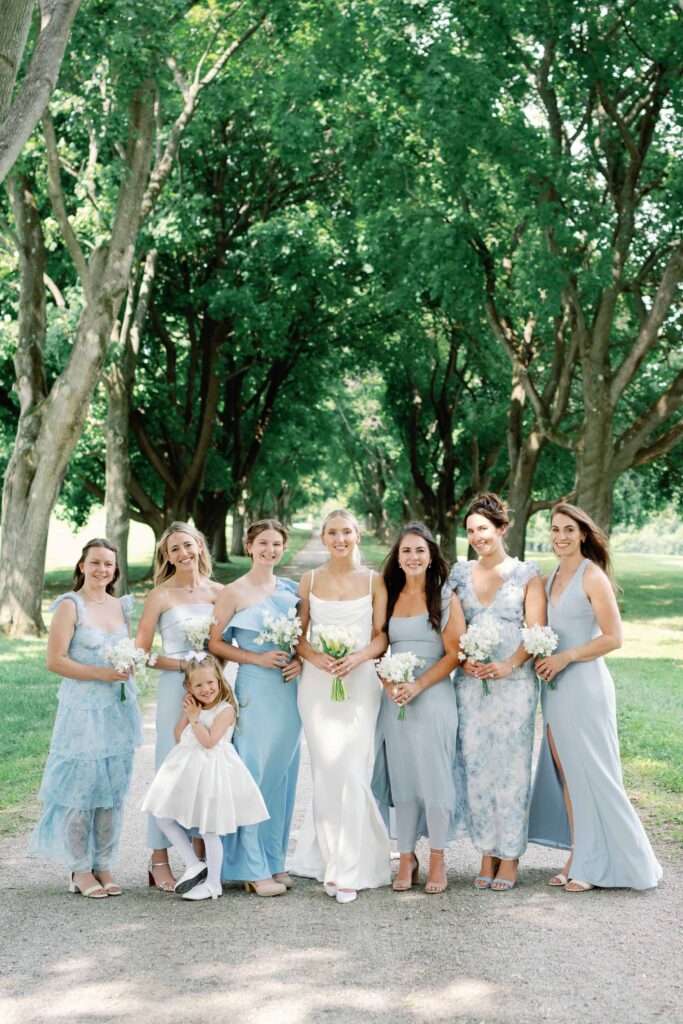 A black-tie Vermont wedding with a Nancy Meyers aesthetic at the historic Shelburne Museum Brick House with Personal notes for every guest, espresso martinis + churros, and sweeping lake views—this one’s for the romantics