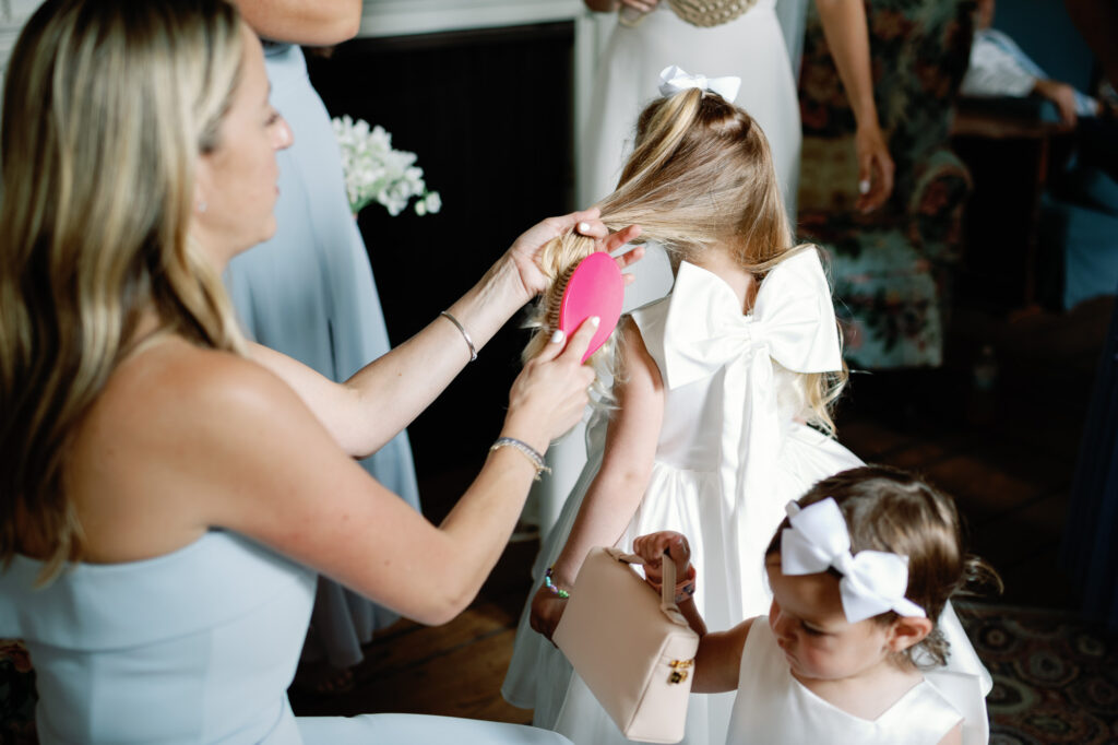 A black-tie Vermont wedding with a Nancy Meyers aesthetic at the historic Shelburne Museum Brick House with Personal notes for every guest, espresso martinis + churros, and sweeping lake views—this one’s for the romantics