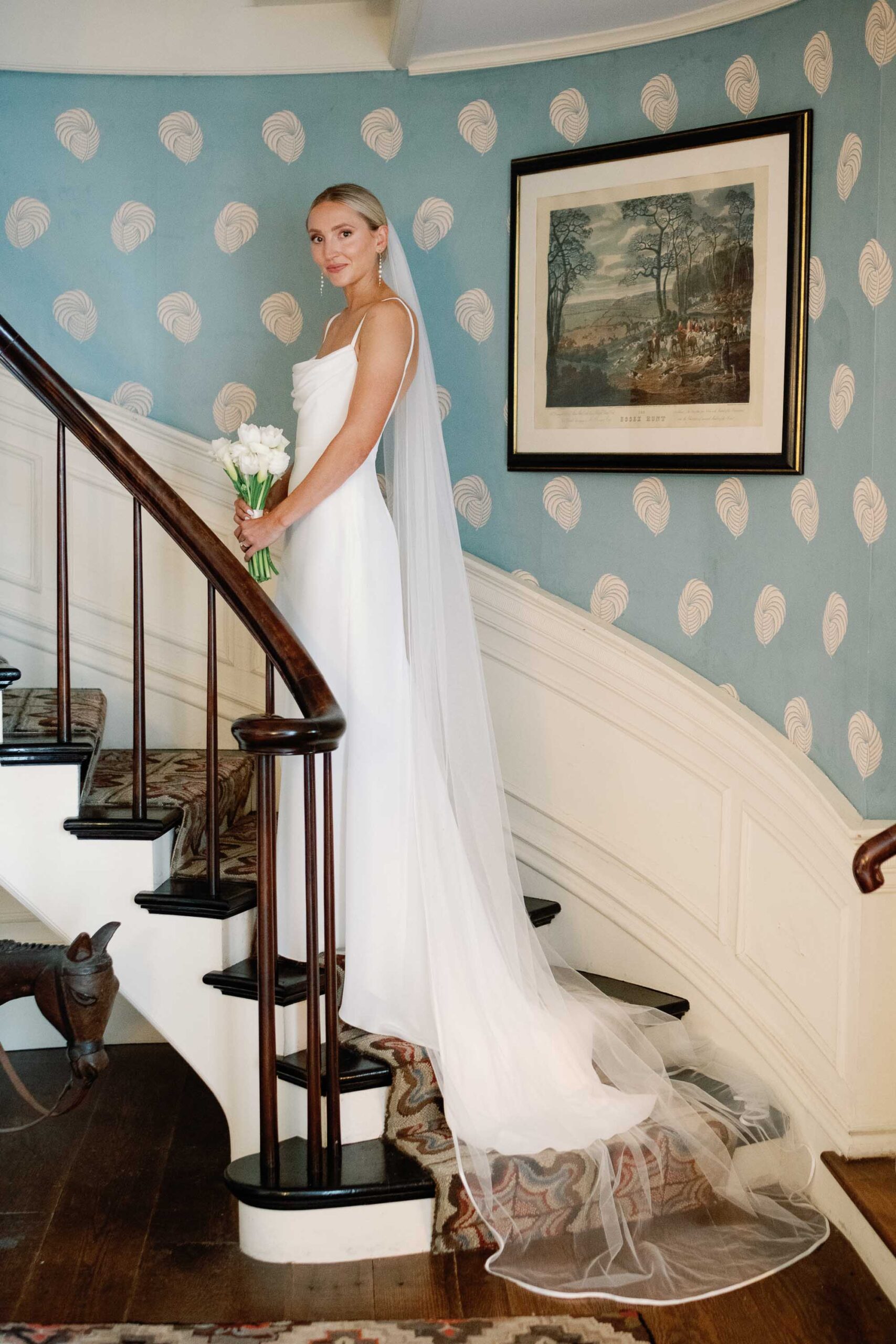 A black-tie Vermont wedding with a Nancy Meyers aesthetic at the historic Shelburne Museum Brick House with Personal notes for every guest, espresso martinis + churros, and sweeping lake views—this one’s for the romantics