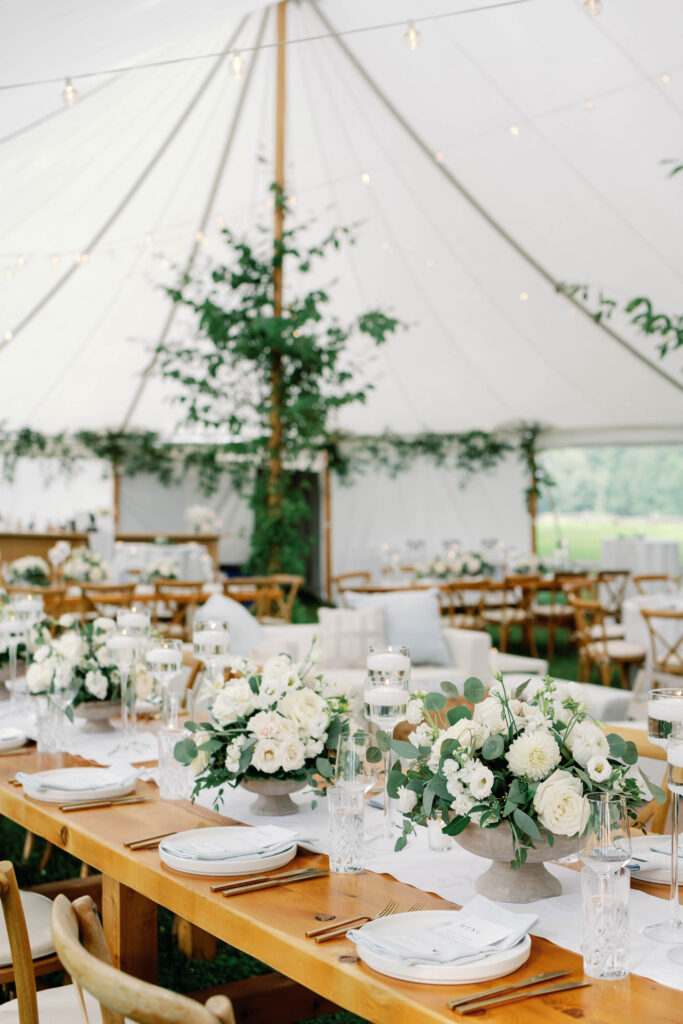 A black-tie Vermont wedding with a Nancy Meyers aesthetic at the historic Shelburne Museum Brick House reception tent