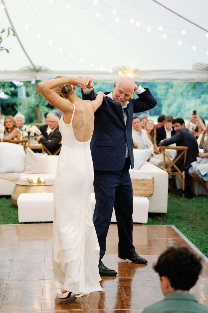 A black-tie Vermont wedding with a Nancy Meyers aesthetic at the historic Shelburne Museum Brick House reception tent